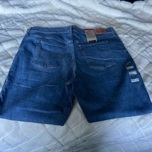 NWT LEVI's Jeans - Size 18